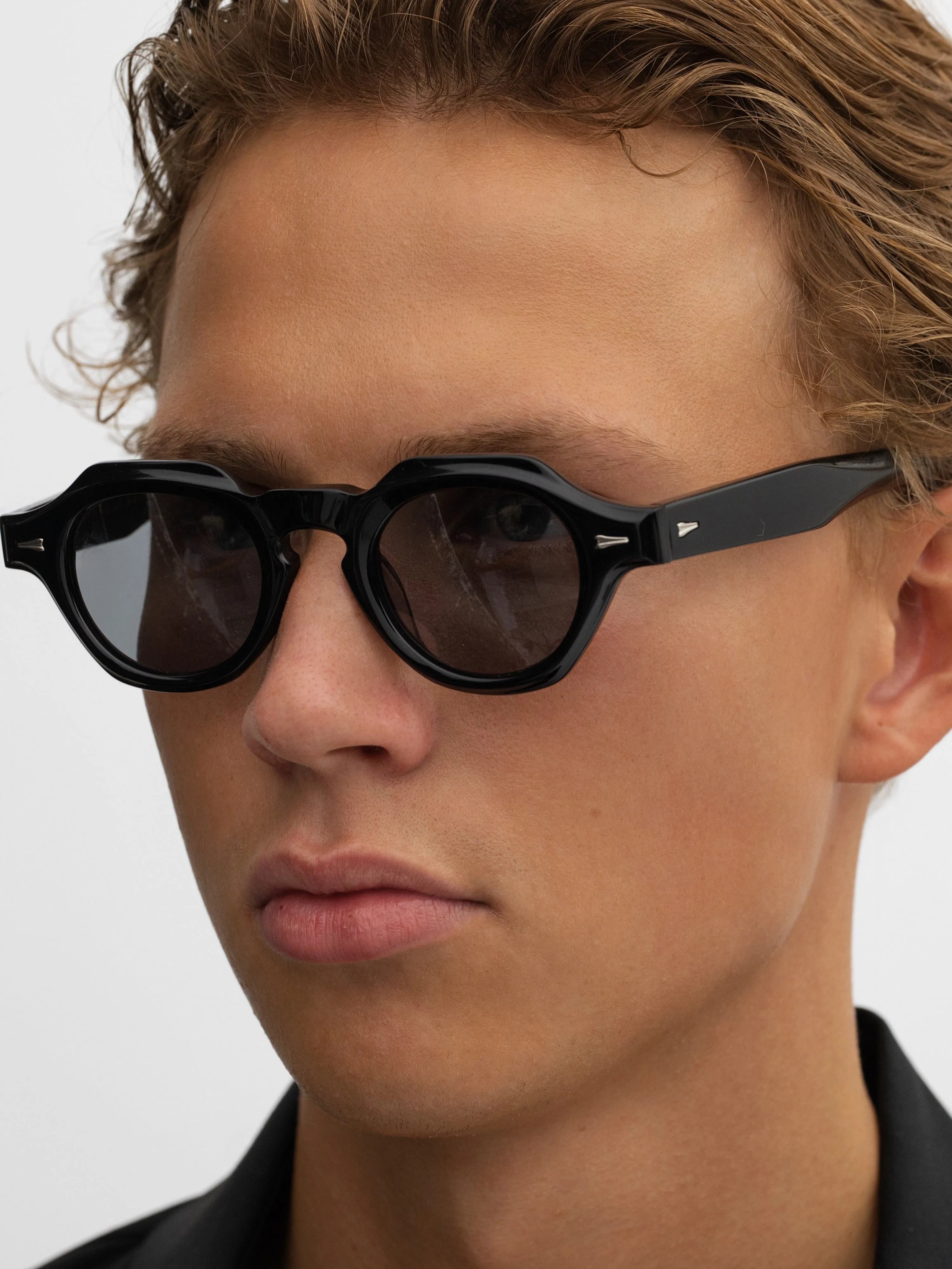 Acetate Black 001