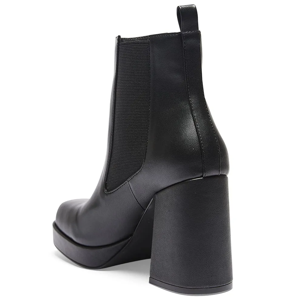 Cameo Boot in Black Smooth