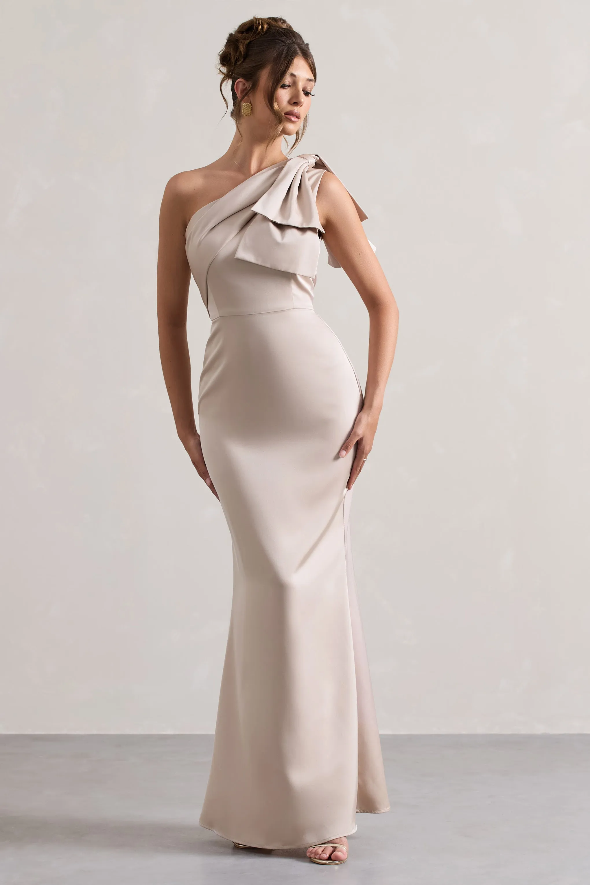 Lady | Robe longue asymétrique en satin champagne avec nud