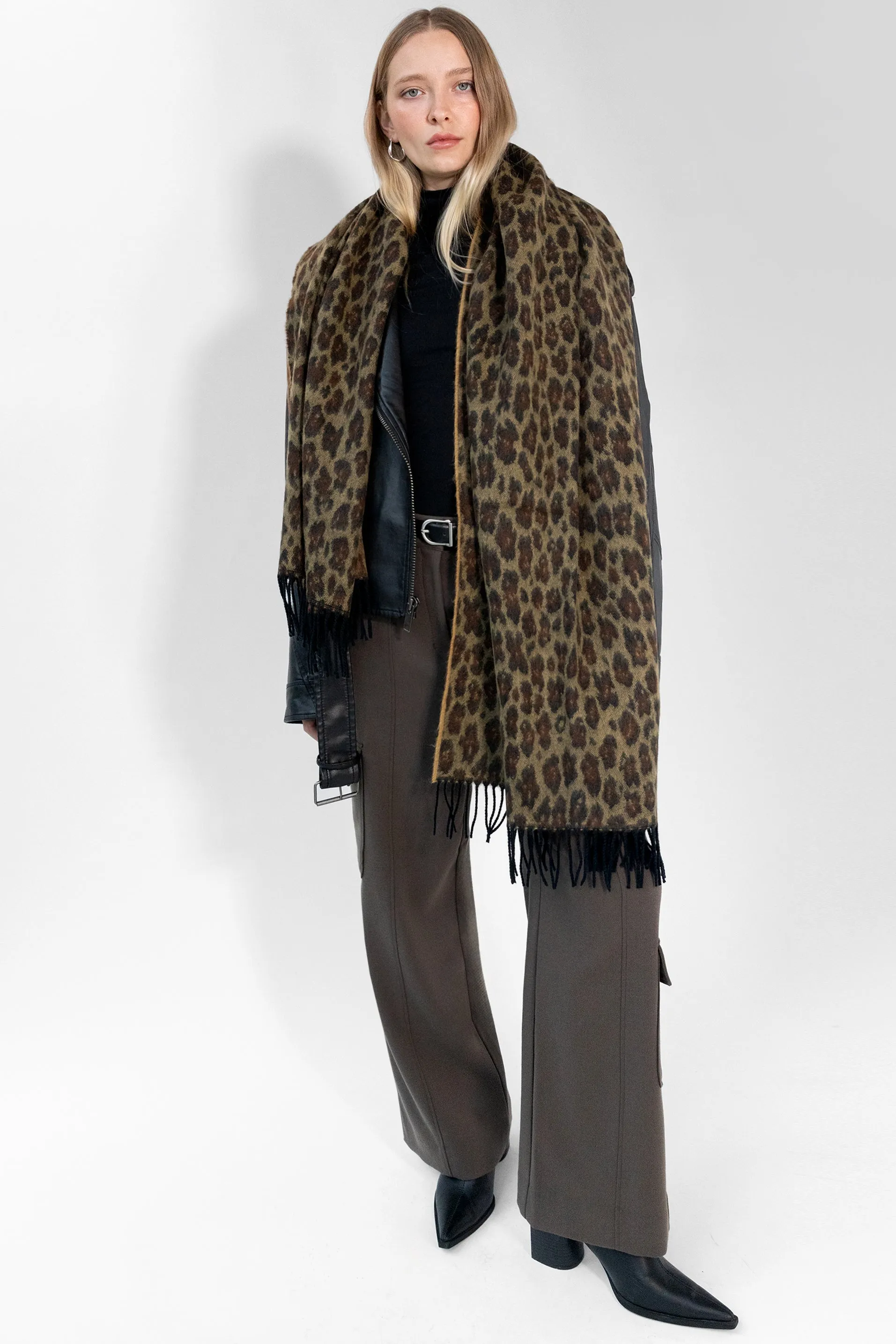 LEOPARD PRINT SCARF