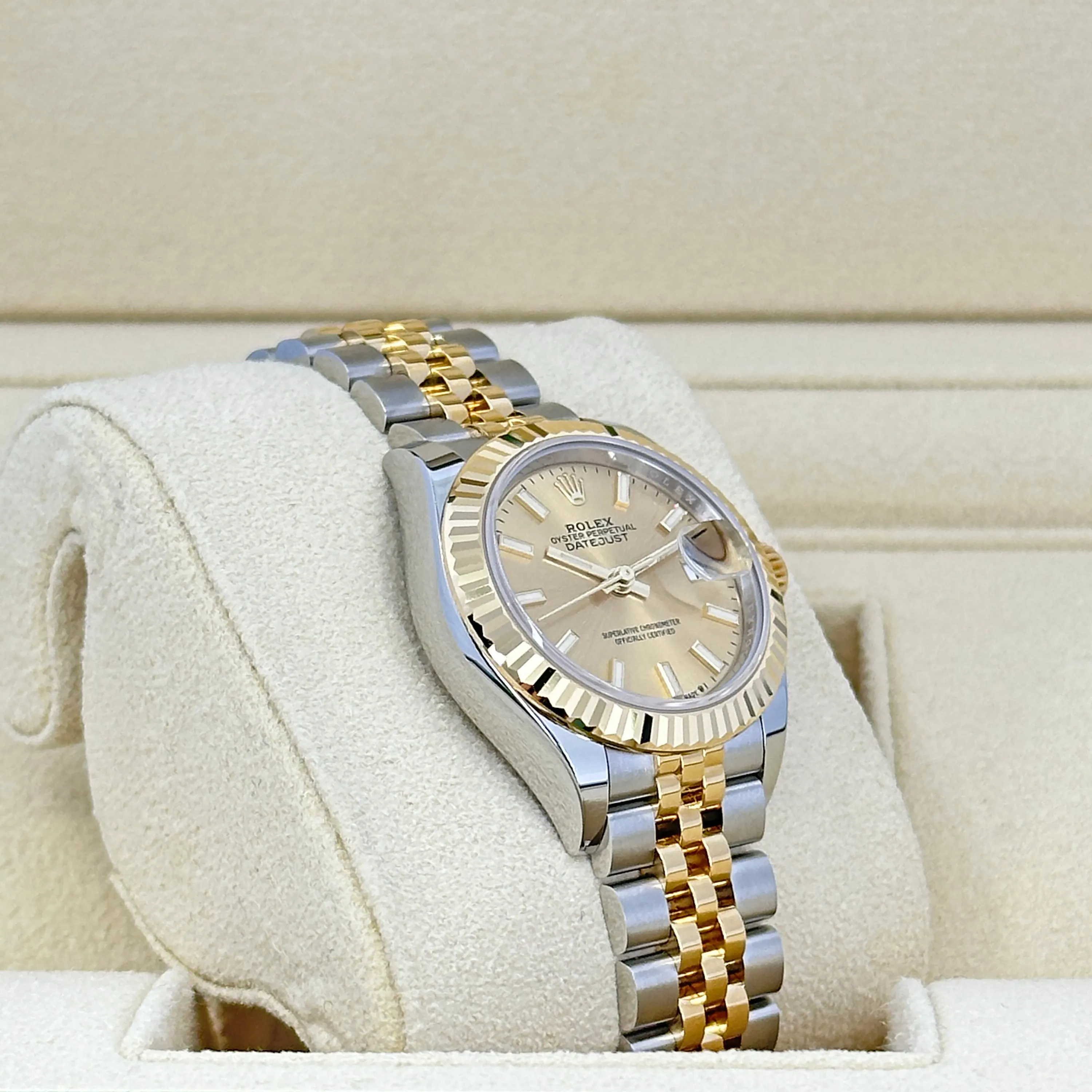 Rolex Lady Datejust 28, Oystersteel and 18k Yellow Gold, 28 mm, Champagne, Fluted, Jubilee, Ref# 279173-0001