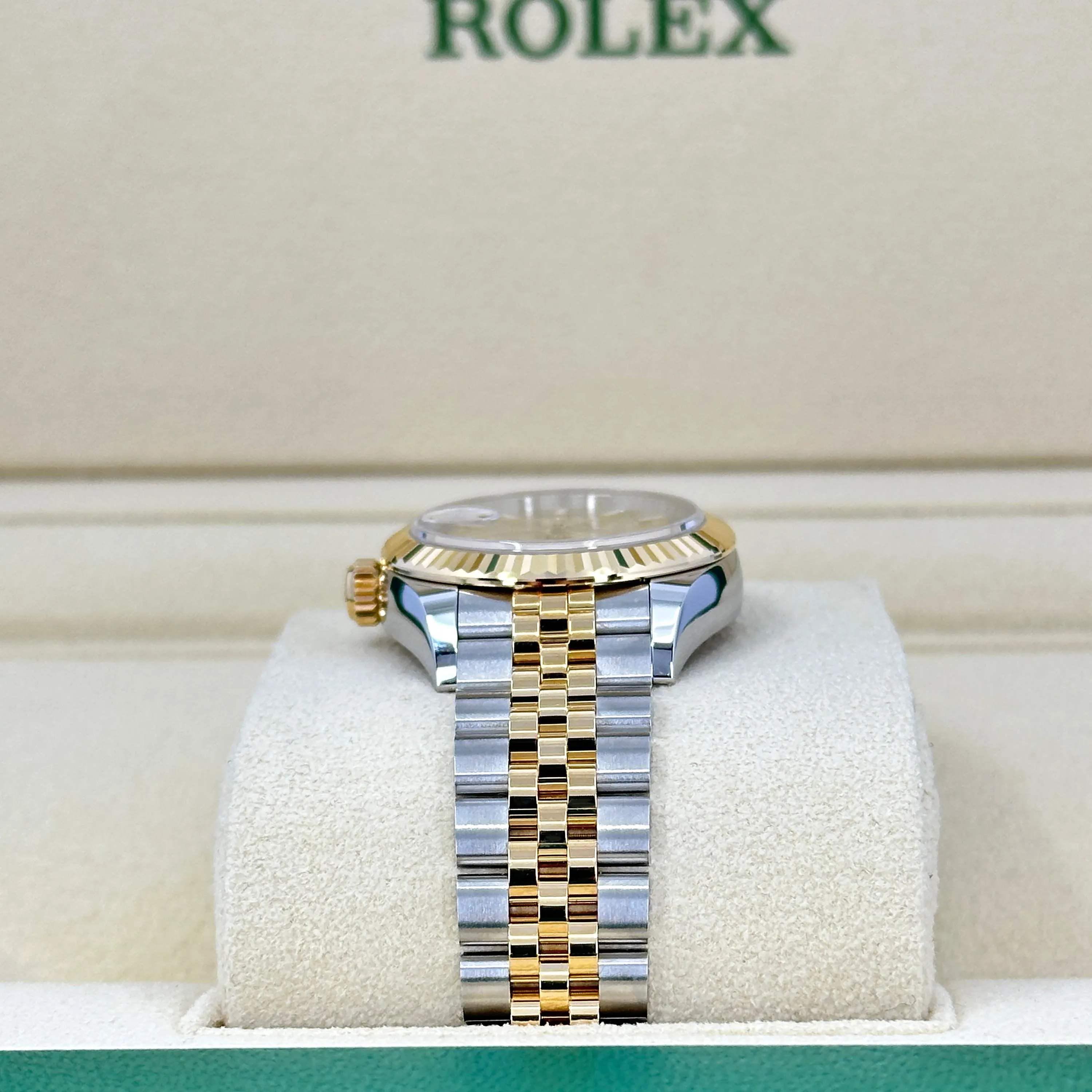 Rolex Lady Datejust 28, Oystersteel and 18k Yellow Gold, 28 mm, Champagne, Fluted, Jubilee, Ref# 279173-0001